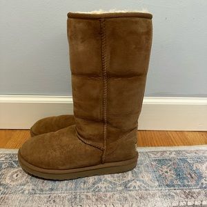 UGG Women’s Classic Tall Boot, Chesnut Size 7